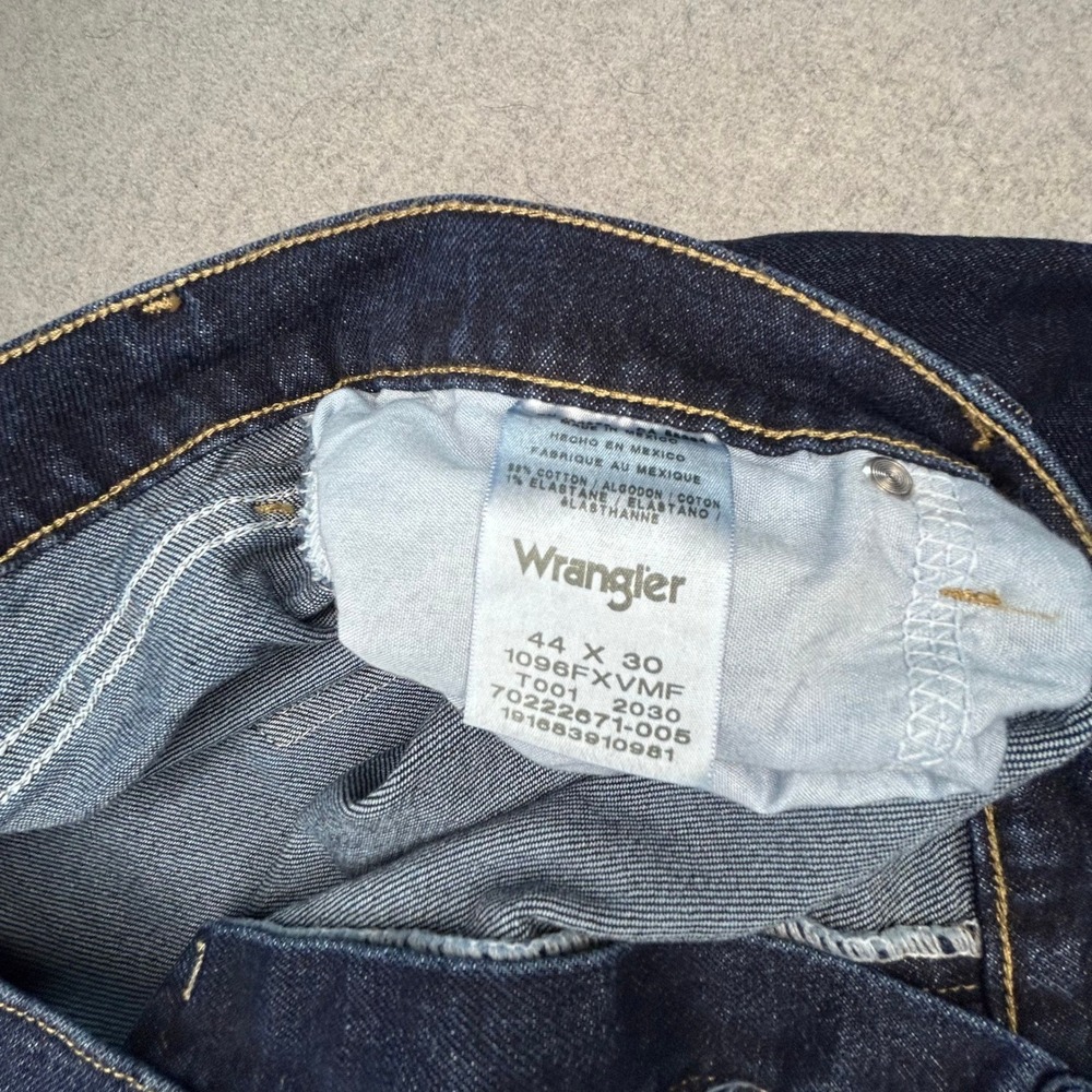 Wrangler Jeans Mens 44x30 Dark‎ Blue Excellent Stretch Denim 1096FXVMF - Picture 2 of 6